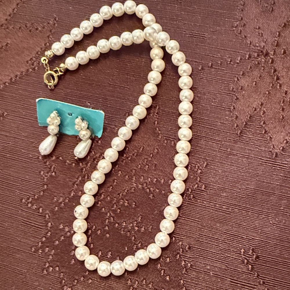 Vintage Faux  Pearl Necklace and Drop Earrings Set in Cream